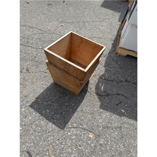 2 wood planters