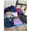 Image 1 : Assorted clothing, size, large and extra large