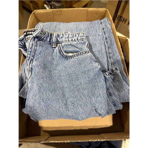 Jeans size 28