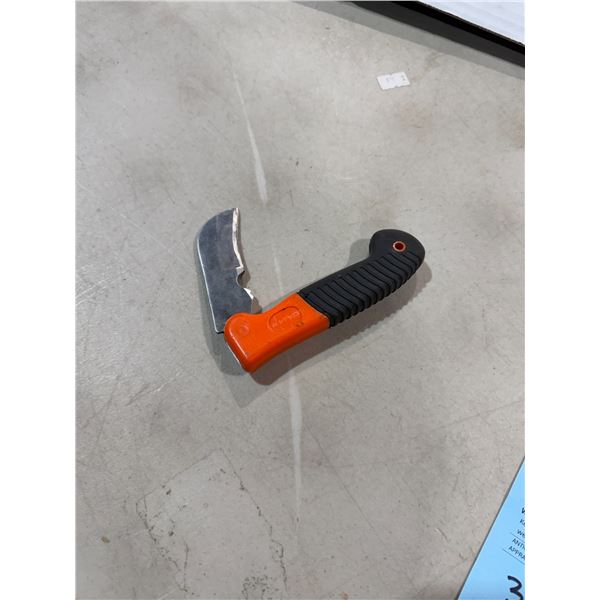 Folding knife