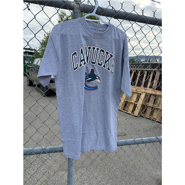 Canucks T-shirt, size large