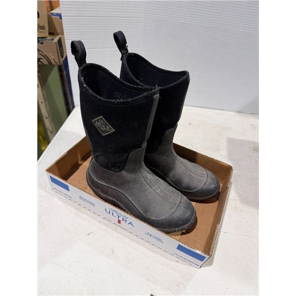 MUCK boots size 36