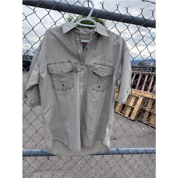 on Safari adventure wear size 12 shirt