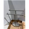 Image 1 : Jewelry stand