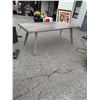 Image 1 : Table 7' x 3'