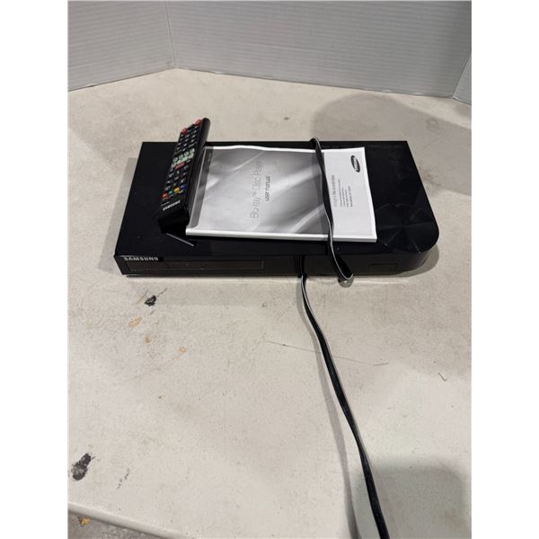 Samsung Blu-ray disc player with remote
