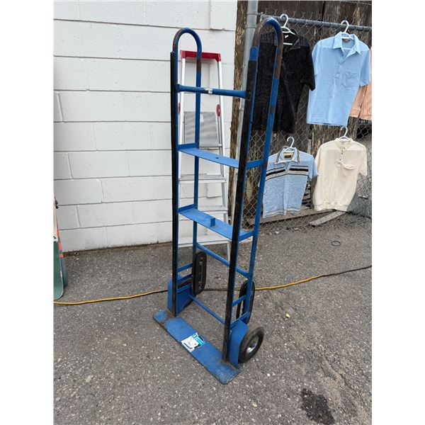 550 pound capacity Dolly