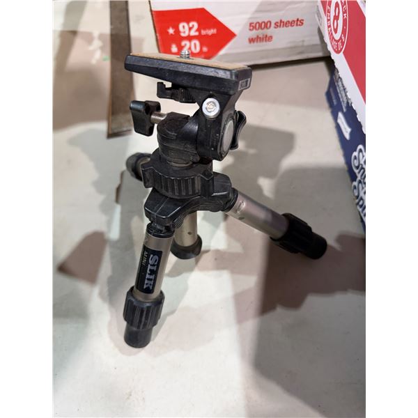 Mini tripod
