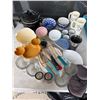 Image 1 : Miscellaneous kitchen and small crock