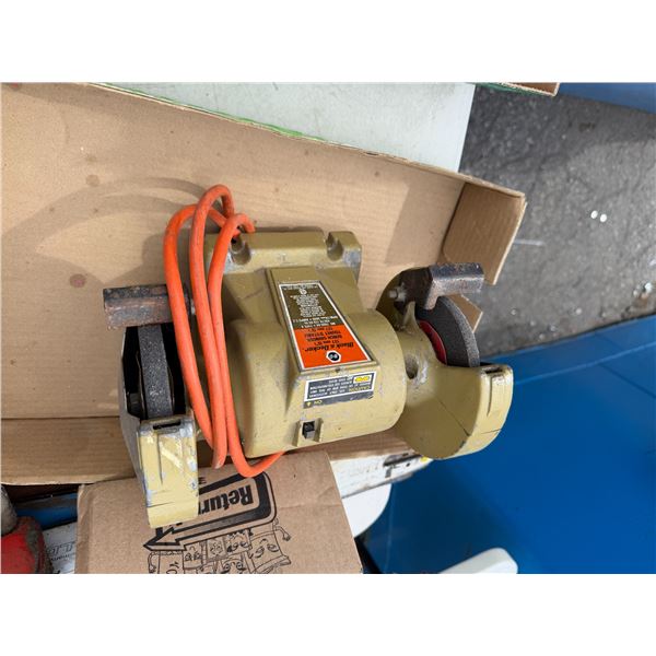Black & Decker Bench grinder