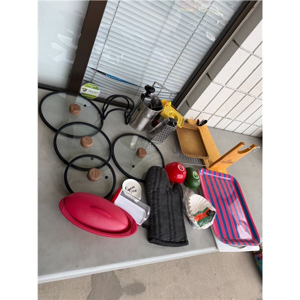 Miscellaneous kitchen items