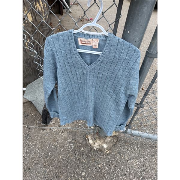 Sweater size medium