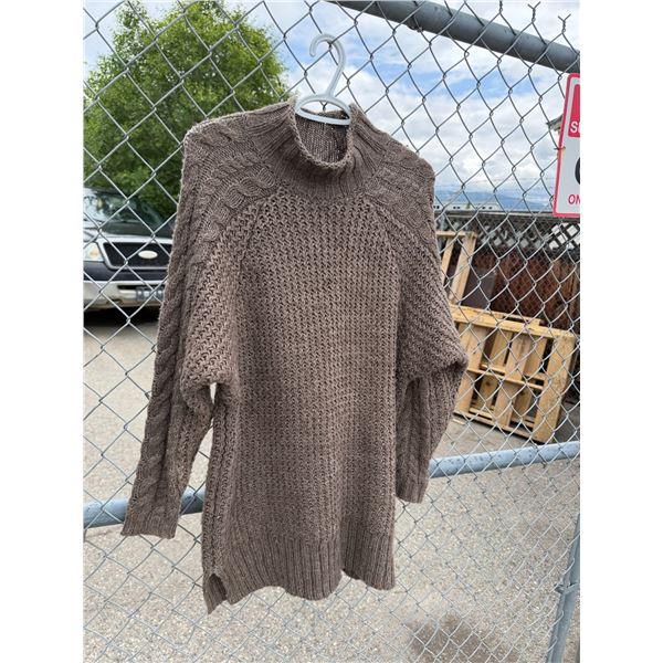 Guess sweater size small?