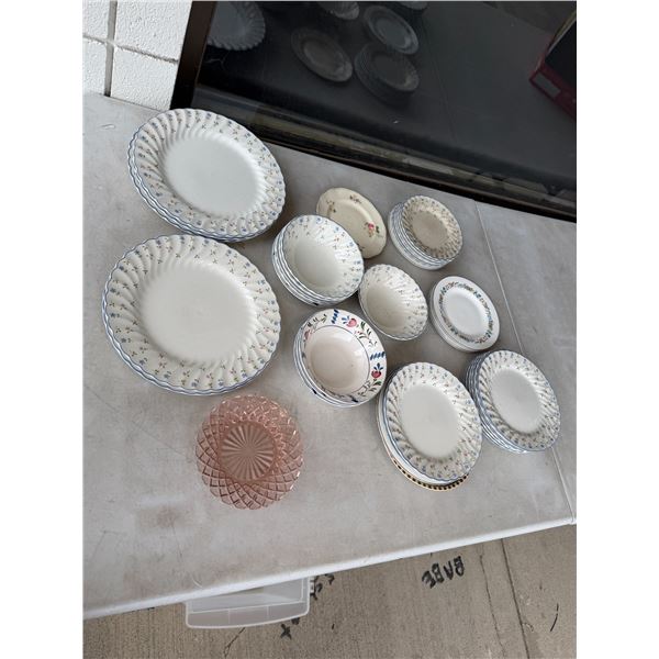 Assorted dishes