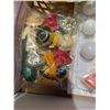 Image 2 : Party items and magnets