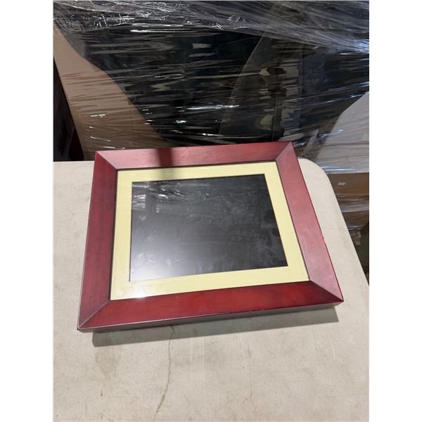 Digital picture frame