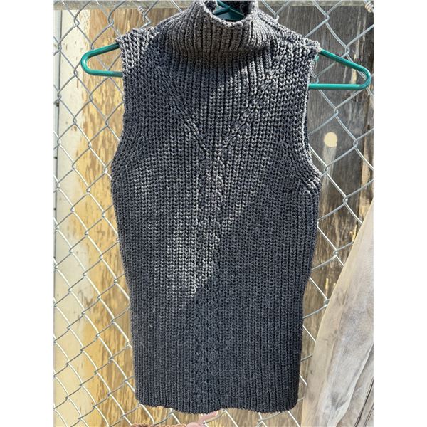 Medium vest