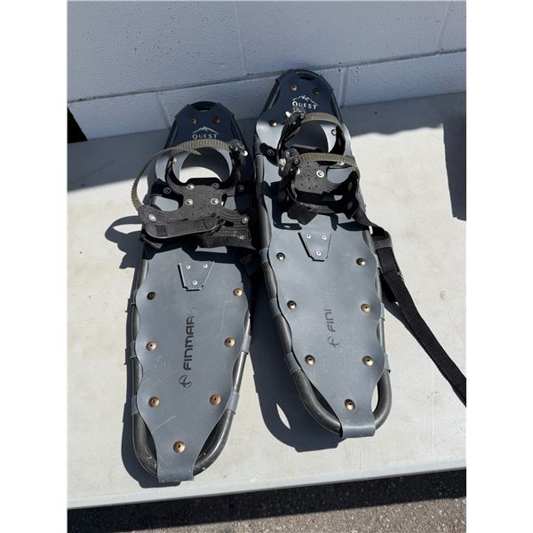 Quest, snow shoes
