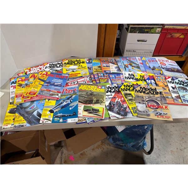 Aeroplane magazines, model, airplane, international magazines, etc.