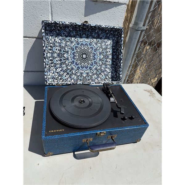 Crosley record player with Speakers built-in