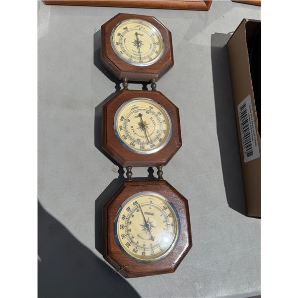 Thermometer barometer
