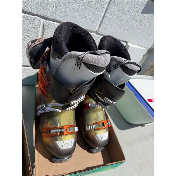 Ski boots yeah 280–2 85