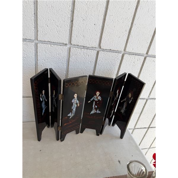Small decor screen