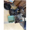Image 1 : Assorted Kitch items and cut