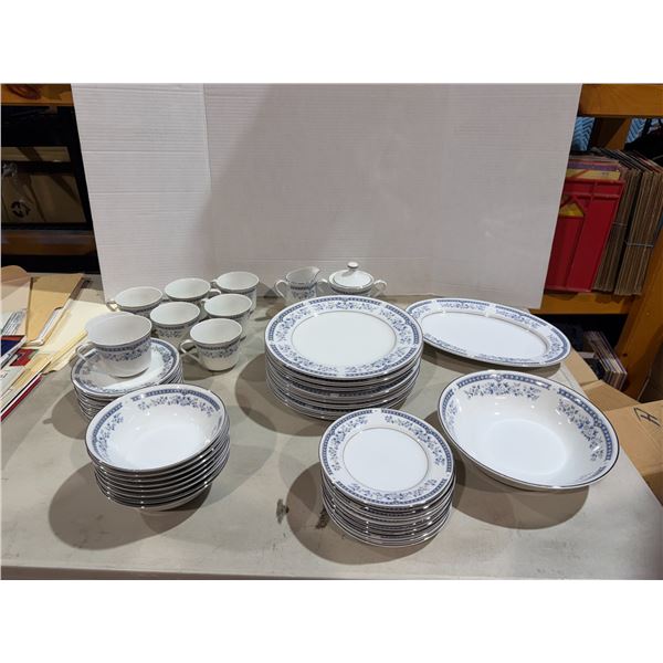 Le Marquis dynasty China 8 pc set