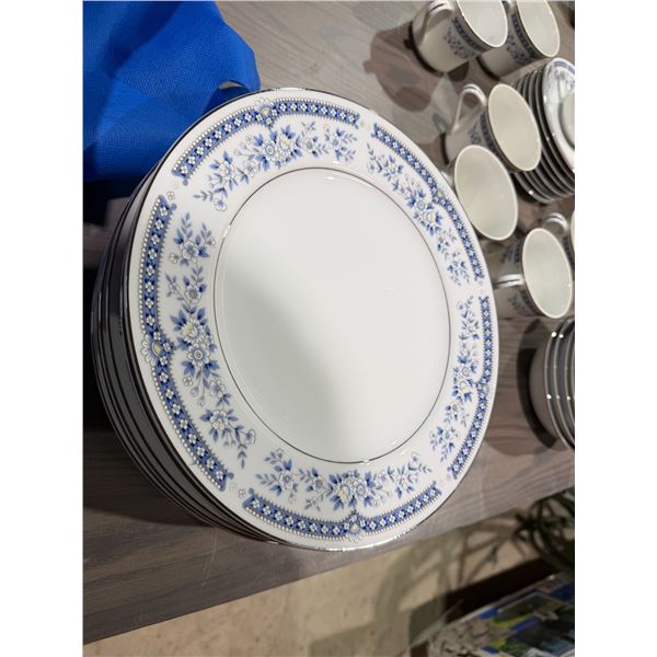 Le Marquis dynasty China 8 pc set