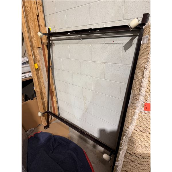 Single to queen  metal rails for bed