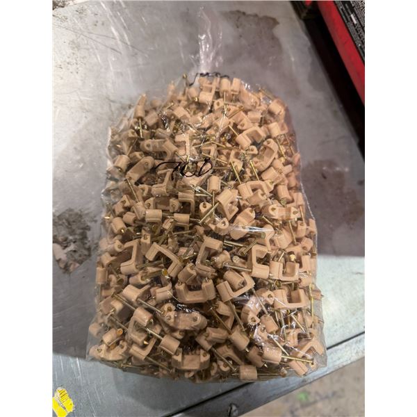 700 cable clips