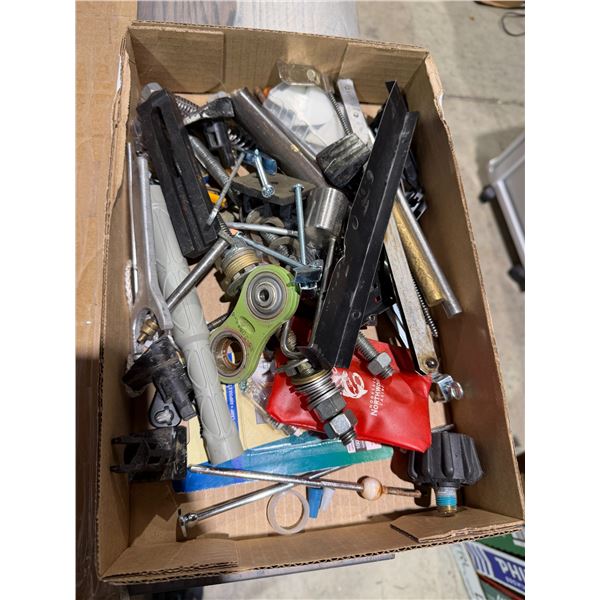 Assorted garage items