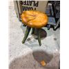 Image 1 : Plant stand/Stool