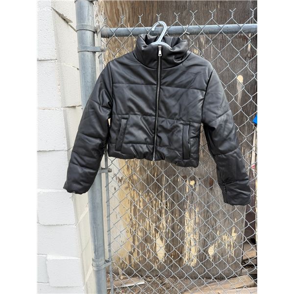 Girlfriend puffer size small