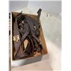 Image 1 : Leather items