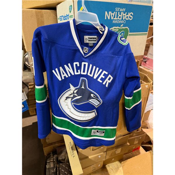 KESLER Vancouver Canucks medium jersey