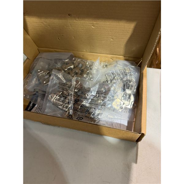 Cabinet hinges