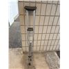 Image 1 : Adjustable crutches