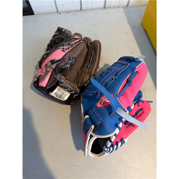Children's baseball gloves