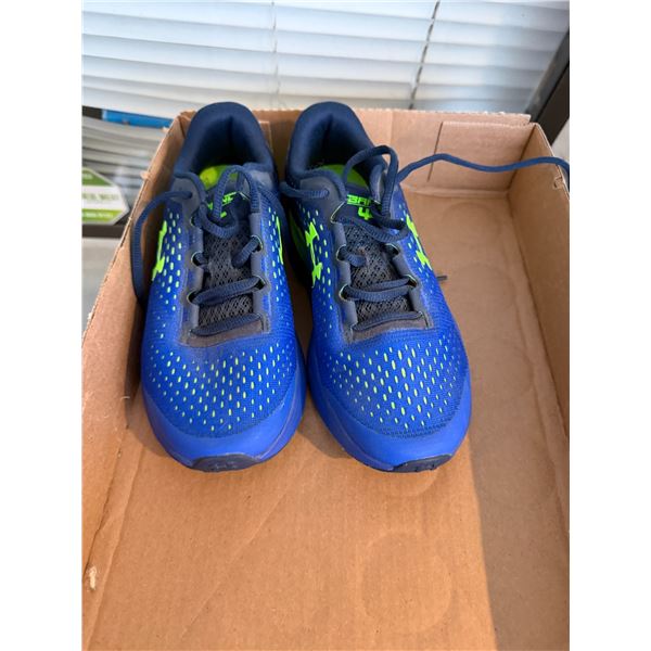 Under Armour youth size 5