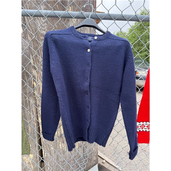 Lady BALLYMOOR medium hundred percent Vintage Will Shetland sweater