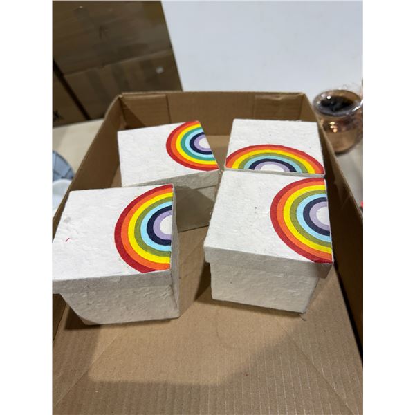 Lidded boxes