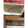 Image 2 : RCA microwave