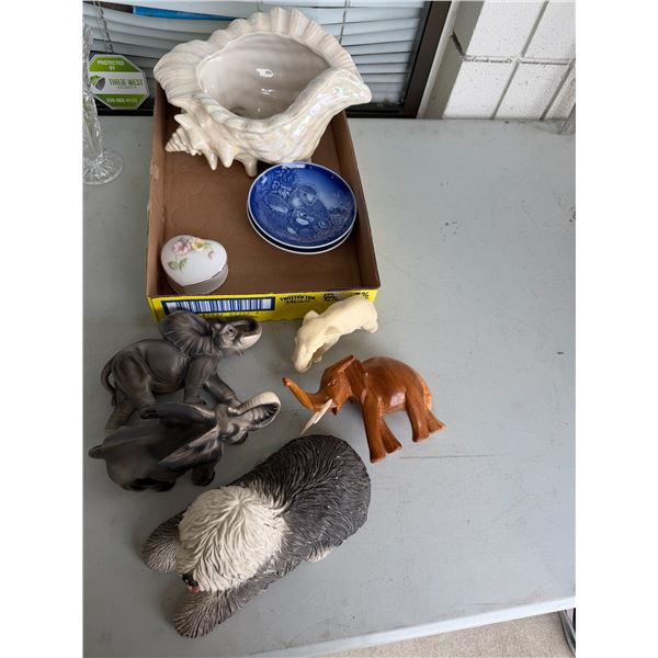Assorted home decor