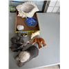 Image 1 : Assorted home decor