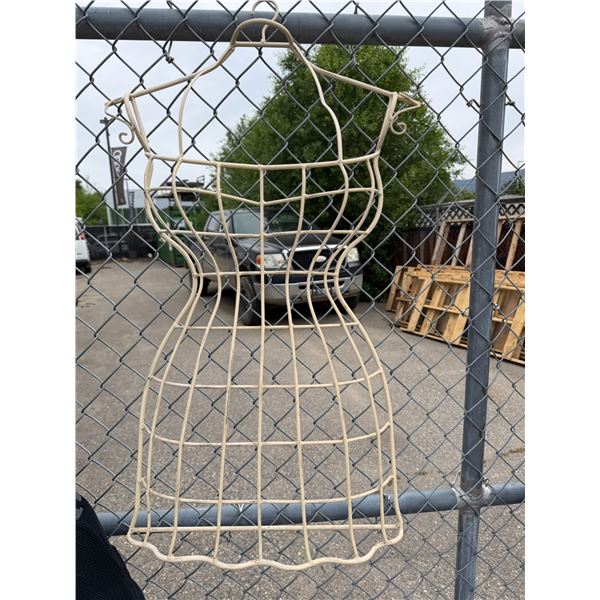 Hanging body form