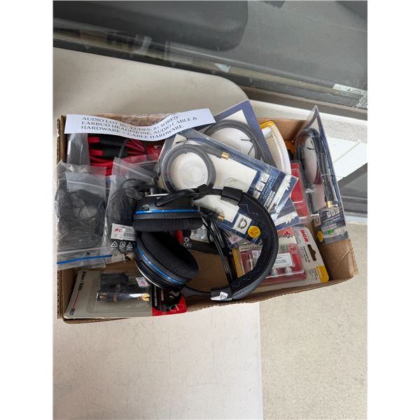 Audio lot includes 8+ wired, earbud, headphones, audio cable, and Hardware cable Hardware