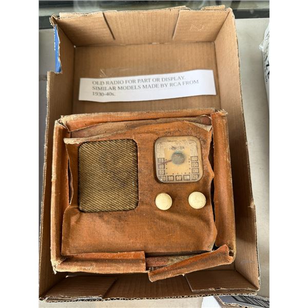 Old radio for parts or display similar models made by RCA from the 1930s to 40's