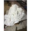 Image 1 : Queen bedding